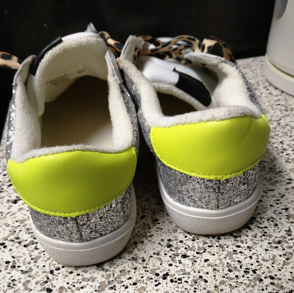 Shoes - Picture 7 of 7